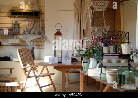 Waterperry Gardens craft shop display Banque D'Images