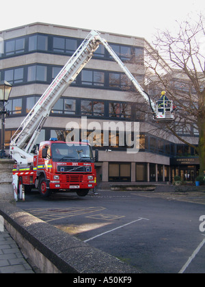 D'Incendie et de secours de l'Oxfordshire Prendre en bas les lumières de Noël Banque D'Images