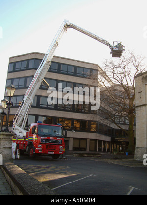 D'Incendie et de secours de l'Oxfordshire Prendre en bas les lumières de Noël Banque D'Images