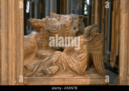 Tombeau du roi Édouard II dans la cathédrale de Gloucester Gloucestershire Angleterre Banque D'Images