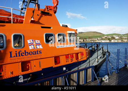 Sauvetage RNLB Ernest et Mary Shaw amarré dans le Port de Campbeltown Ecosse Kintyre Banque D'Images