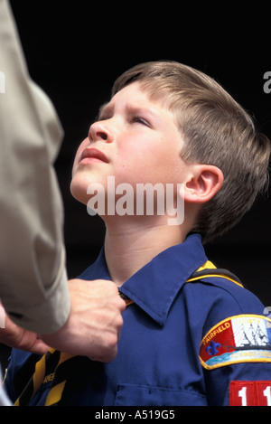 Redressage foulard Scout Louveteau de l'utilisateur doit obtenir l'autorisation spécifique de Boy Scouts of America Irvine TX Banque D'Images