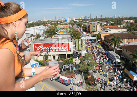 Miami Florida,Little Havana,Calle Ocho Carnaval,horizon du centre-ville,paysage urbain,bâtiments,horizon de la ville paysage urbain,centre-ville,centre-ville centre-ville,architecture,a Banque D'Images