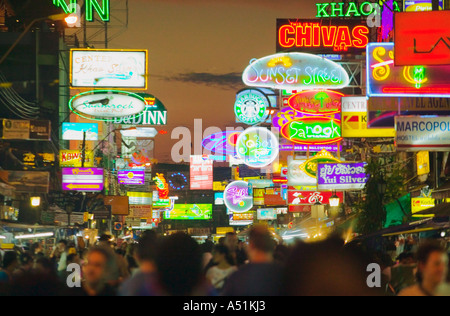 Nuit sur Khaosan Road Bangkok Thaïlande Banque D'Images