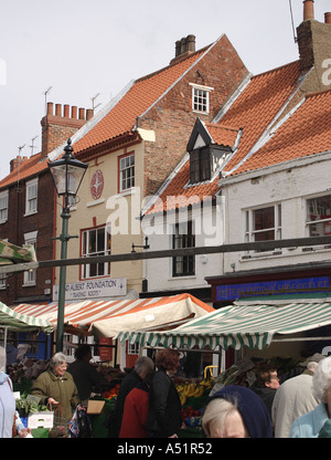 Le marché du samedi colorés Beverley Yorkshire UK Banque D'Images