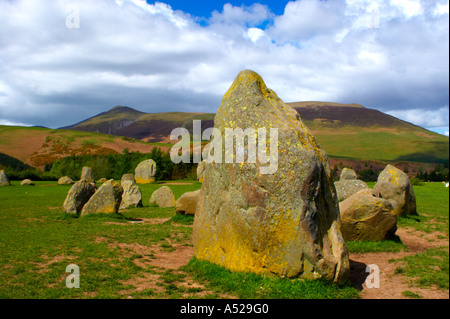 L'Angleterre, Cumbria, Parc National de Lake District. Le cercle de pierres de Castlerigg populaires datant de la période néolithique au plus tard Banque D'Images