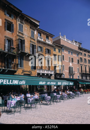 La Piazza Bra, Vérone, Italie Banque D'Images