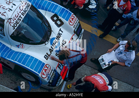 Porsche 962C. Team Joest Racing. Henri Pescarolo pilotes Jean-Louis Ricci & Claude Ballot-Lena. La course des 24 Heures du Mans 1989 Banque D'Images