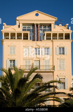 L'architecture méditerranéenne classique français à Nice, dans le sud de la France. Banque D'Images