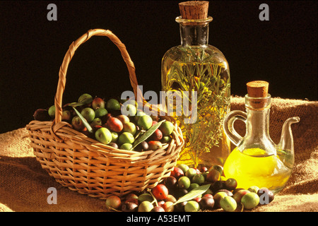 L'huile d'olive et olives Banque D'Images