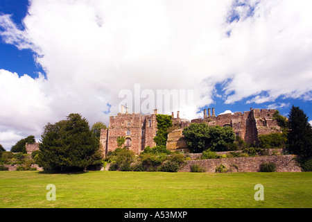 Berkeley château normand et le parc en été Glos Gloucestershire England UK Royaume-Uni GB Grande-bretagne Europe EU Banque D'Images