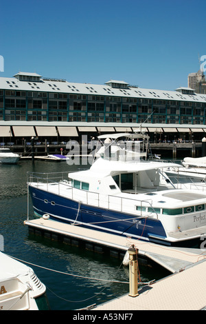 Yachts dans Woolloomooloo Wharf et doigt Harbour Harbour à Sydney Australie Banque D'Images
