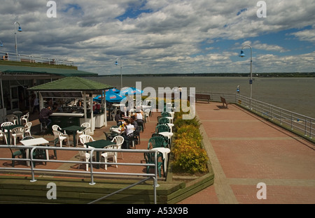 Canada Québec Trois-rivières Parc Portuaire Waterfront Park Restaurant Banque D'Images