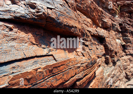Rochers dans le parc national de Karijini Gorge Kalamina région de Pilbara en Australie-Occidentale WA Banque D'Images