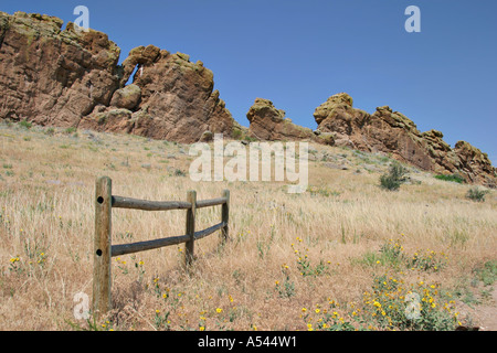 Sentier de randonnée et l'attelage équestre au Devil's backbone Park à Loveland dans le Colorado. Banque D'Images