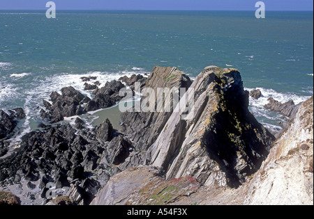 La côte rocheuse déchiquetée à Bull Point, Mortehoe. Le nord du Devon. XPL 4774-448 Banque D'Images