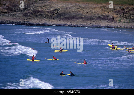 Plage de Polzeath à Cornwall, connue pour ses vagues de surf idéale. XPL 4749-445 Banque D'Images