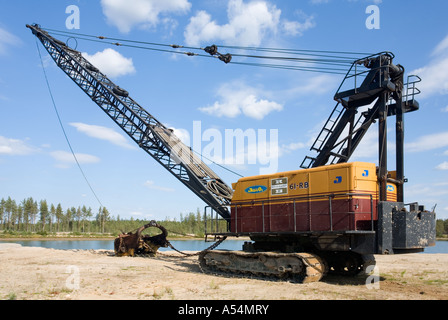 Drague à benne , utilisé pour le dragage du sable du fond d'un lac , Finlande Banque D'Images