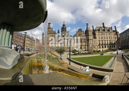 Hôtel de ville et des jardins de la paix Sheffield en Angleterre Banque D'Images