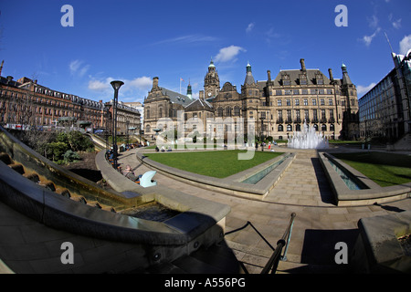 Hôtel de ville et des jardins de la paix Sheffield en Angleterre Banque D'Images