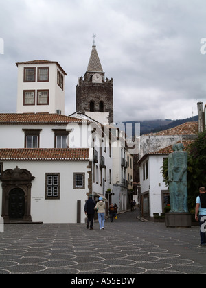 Funchal, centre-ville, décorées de pavage de galets Banque D'Images