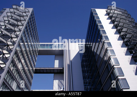 Bâtiment moderne de Telekom avec Sky lounge Munich Bavaria Allemagne Banque D'Images