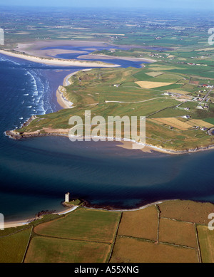 Des images aériennes de la côte ouest irlandaise avec côte et l'estuaire de la mer calme Banque D'Images