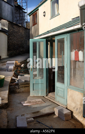 Un chalet EN RÉNOVATION UK Banque D'Images