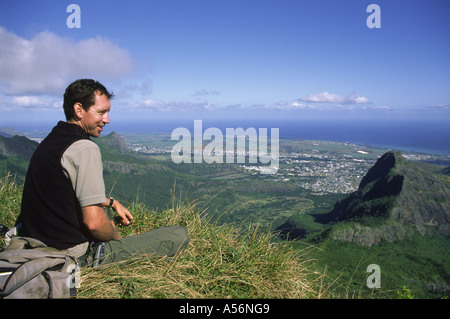 En haut de la montagne le pouce, l'Ile Maurice Banque D'Images