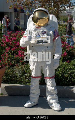 L'homme en costume d'astronaute, Kennedy Space Center, Cap Canaveral, Floride, USA Banque D'Images