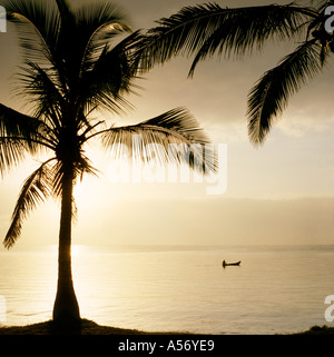 Lever de soleil sur Shelly Beach, Mombasa, Kenya, Afrique de l'Est Banque D'Images