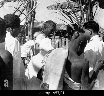 Premier président Le Dr Rajendra Prasad cérémonie d'installation du nouveau Temple Somnath Saurashtra Gujarat Inde 1950 Banque D'Images