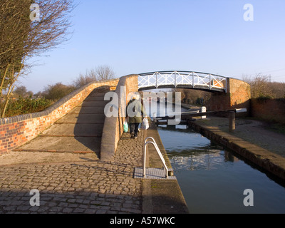 Passerelle sur le canal d'Oxford à Sutton junction.Stop-Hawkesbury Coventry West Midlands England Banque D'Images