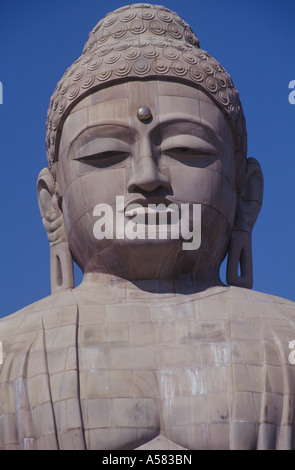 L'énorme bouddha japonais ( détail ) à Bodhgaya, Bihar, Inde Banque D'Images