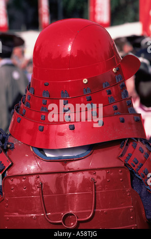 Japon, Tokyo, les hommes habillés en costume de samouraï, Jidai Matsuri Festival, Temple Sensoji Asakusa Banque D'Images