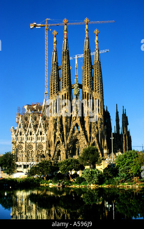 Tours de La Sagrada Familia l'église construite par Antonio Gaudi Barcelone Catalogne Espagne Banque D'Images