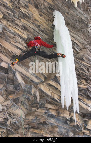 Grimpeur sur glace à Pont Rouge Québec Canada Banque D'Images