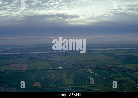 Vue aérienne de la rivière du Nil, Louxor, Egypte Banque D'Images