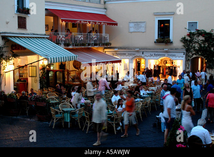 Les repas au restaurant Piazetta Capri - Baie de Naples Banque D'Images