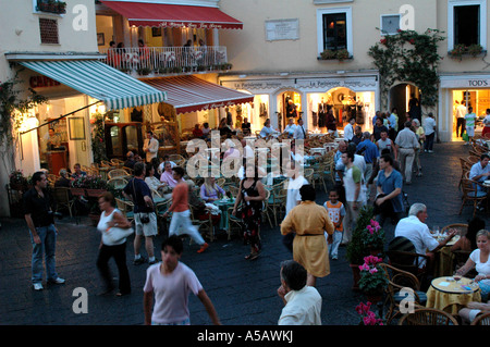 Les repas au restaurant Piazetta Capri Baie de Naples Banque D'Images