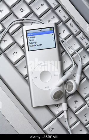 I-pod nano MP3 Player sur clavier Banque D'Images
