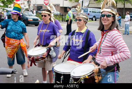 Tambour femmes corp. Dans le coeur de la bête peut jour Festival et défilé Minneapolis Minnesota USA Banque D'Images