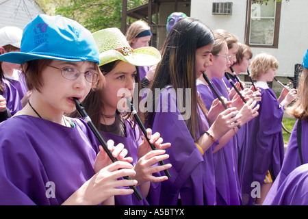 Les jeunes adolescents de l'âge de 13 ans dans une fanfare de l'enregistreur. Dans le coeur de la bête peut jour Festival et défilé Minneapolis Minnesota USA Banque D'Images