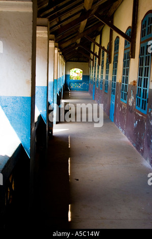 L'Hôpital colonial français anciens squatters maintenant Residence Luang Prabang au Laos Banque D'Images