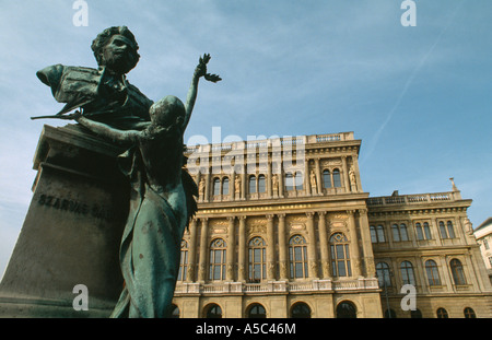 Budapest, Akademie der Wissenschaften, Roosevelt tér 9 Banque D'Images