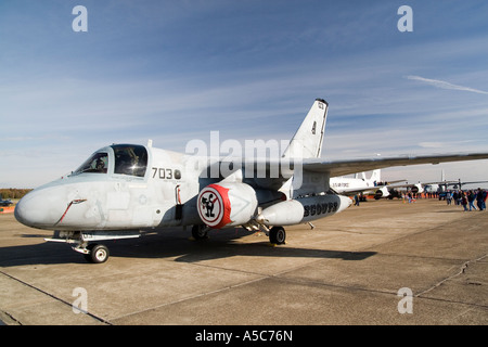 Lockheed S 3B et anti-sous-marine Viking dans l'avion de ravitaillement en vol Banque D'Images