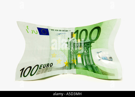 100 Euro argent Note sur fond blanc. Banque D'Images