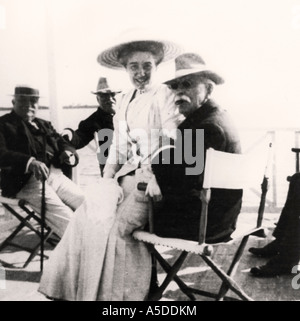 Photographie historique de Henry Flagler avec son épouse pendant la construction de l'extension Key West de la Florida East Coast Railroad Banque D'Images