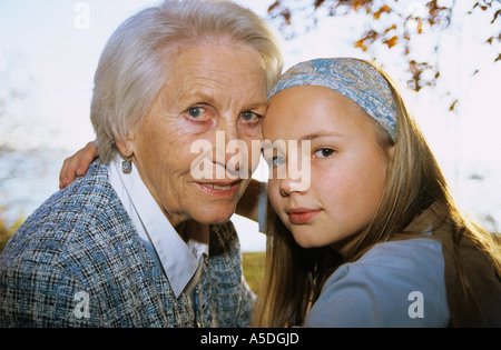 Grand-mère et sa petite-fille Banque D'Images