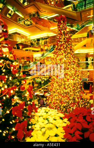 États-unis New York New York de l'intérieur de Trump Tower décorée pour Noël Banque D'Images